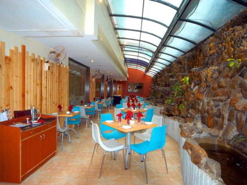 Aj International Hotel Bengaluru Étterem fotó